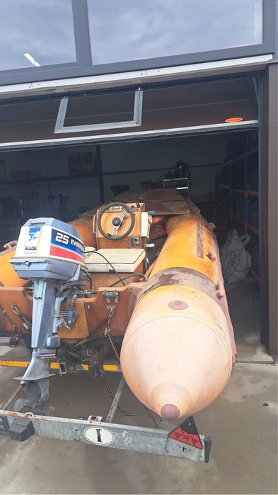 Barca cu motor si peridoc, nuova bat italia.