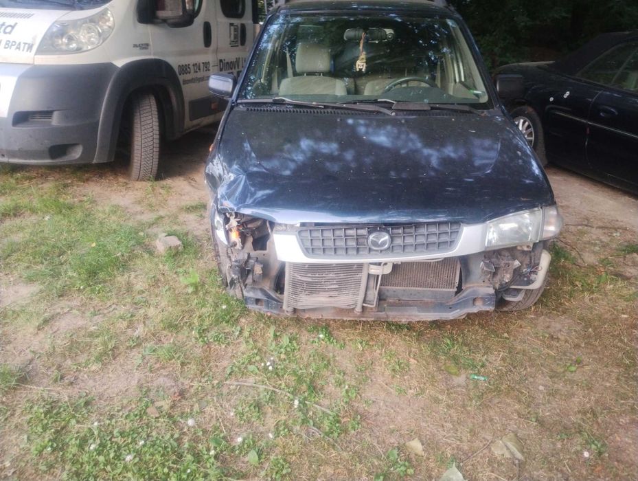 Продавам Мазда демио за части