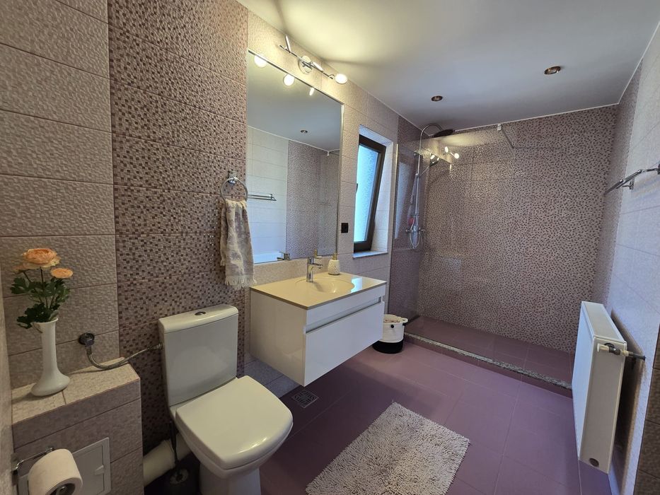 Proprietate exclusivista cu piscina -design modern și finisaje premium  Bucov/Pleasa