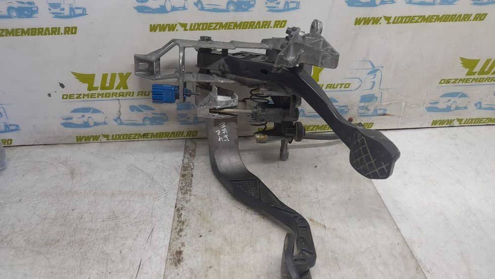Pedalier 8D1721316k Volkswagen Passat B5.5 (facelift) (2000 - 2005) 1.9 tdi AVB