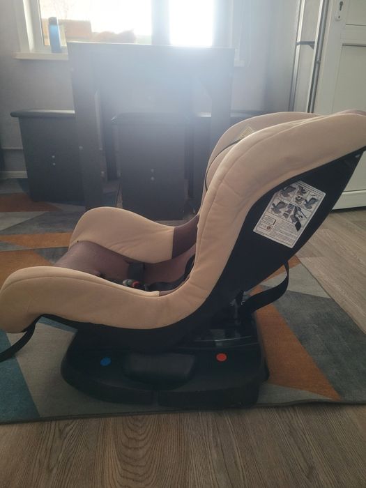 Продам детское кресло для автомобиля
