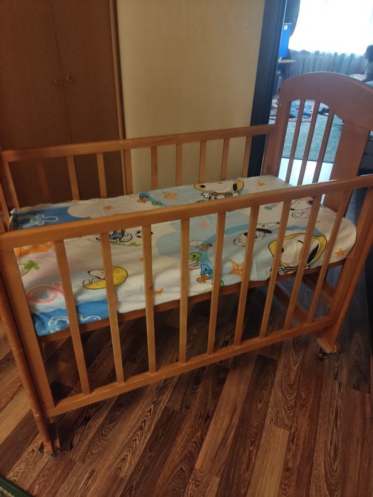 Манеж деревянный