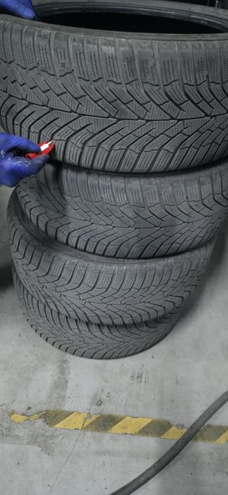 Anvelope iarna 235 45 R18