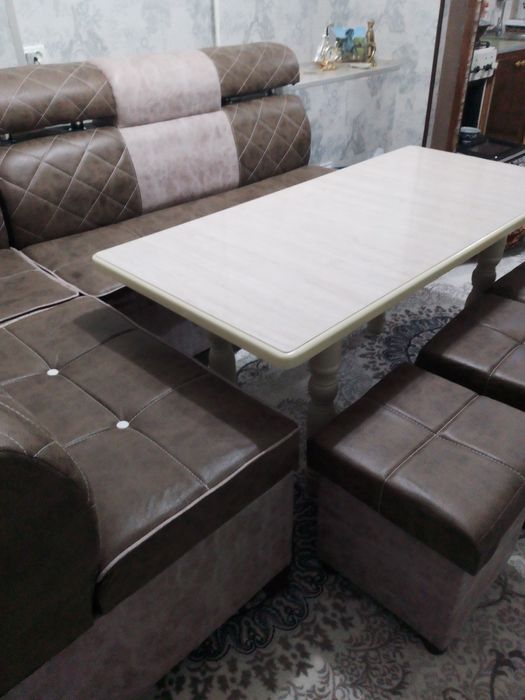 Срочно продам уголок для кухни