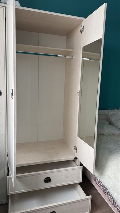 Шкаф с двумя сек