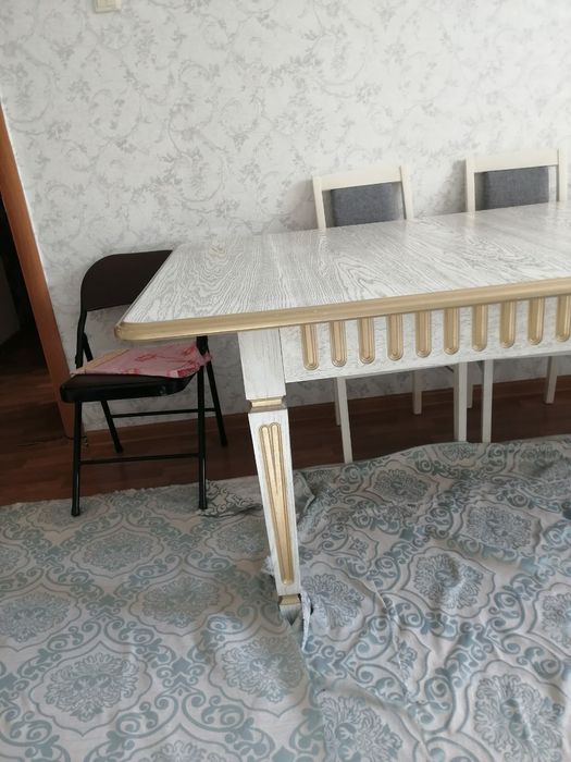 Деревянный стол срочно