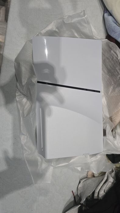 Чисто нов ps5 slim disc версията с 3 игри