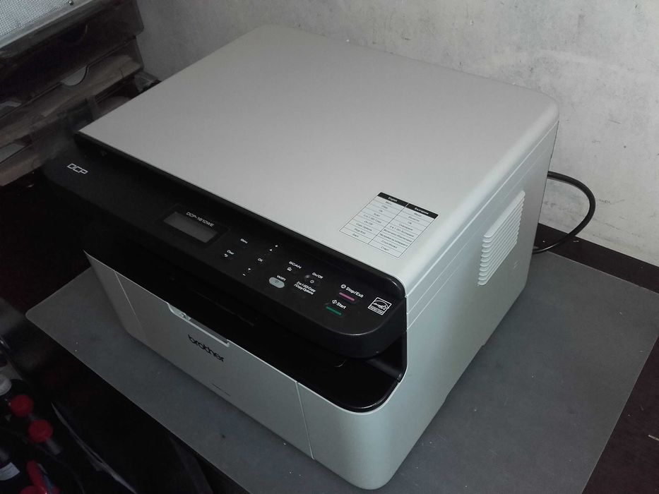 Отличен! Безжичен Wi-Fi лазерен принтер, скенер и копир 3 в 1 Brother DCP - 1610WE