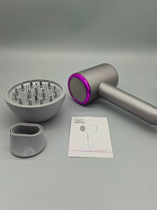 Професионален йонен сешоар 2000W с дифузер и накрайник концентратор