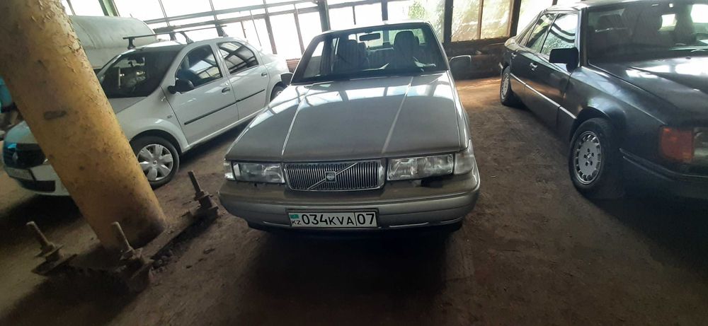 Продаю Вольво 960