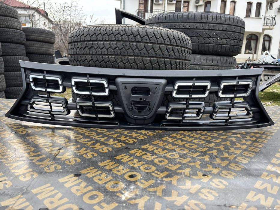 Решетка Dacia Duster