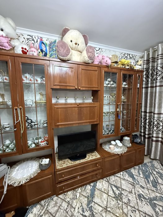 Стенка сотилади шкаф