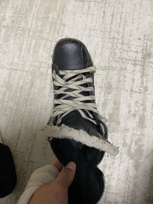 Продам коньки Bauer Vapor X30