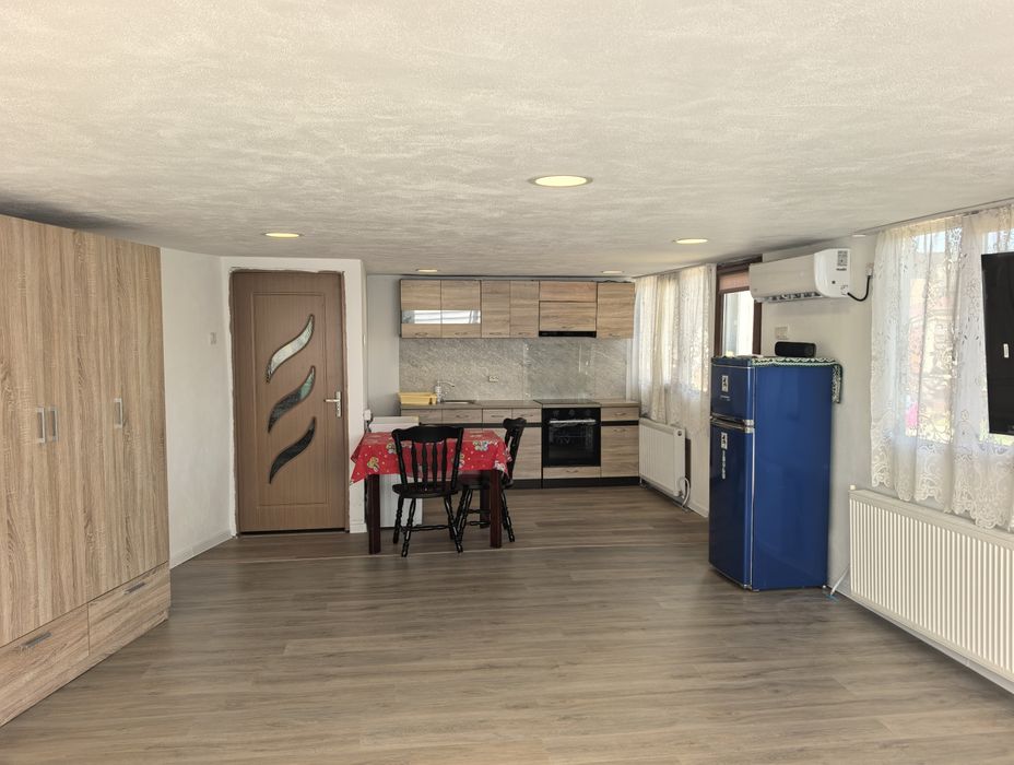 Apartament cu o camera 54 mp la casa