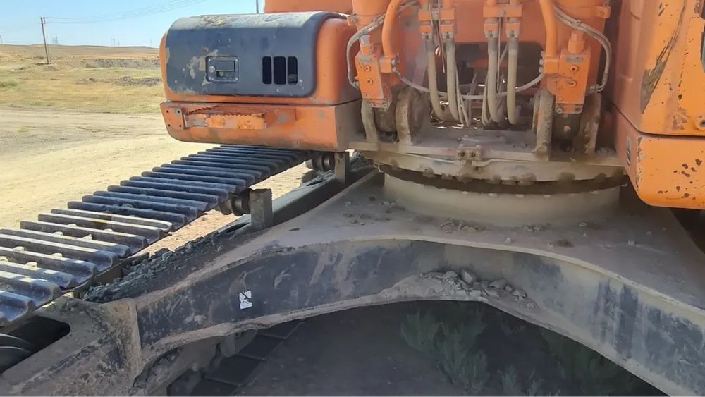 Эксковатор Doosan Dx300