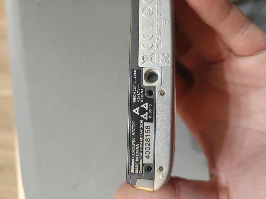 Nikon s3700 si Canon powershot A590IS