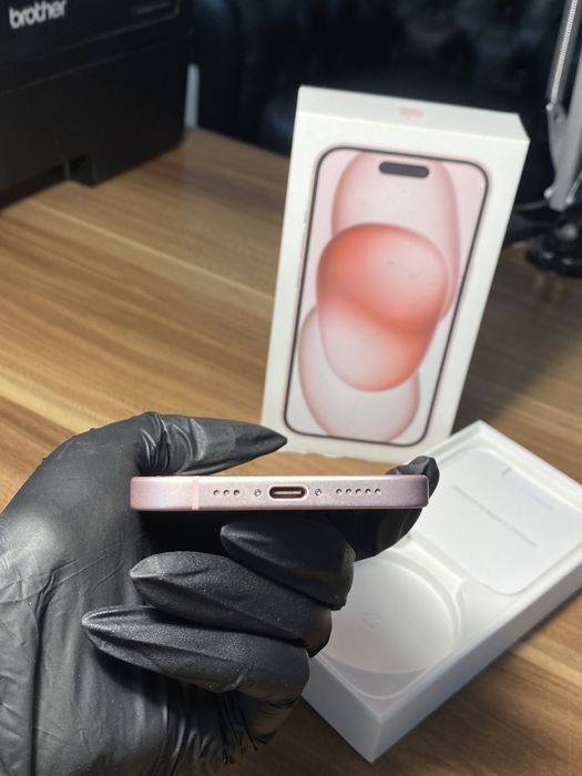 iPhone 15• 128 GB • Pink