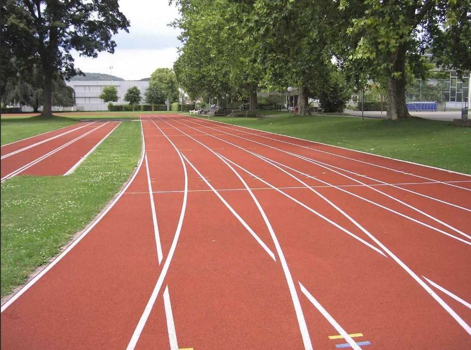 Укладка спортивного линолеума и резиновых покрытий всех видов