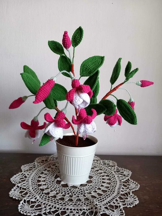 Плетени цветя и мартеници