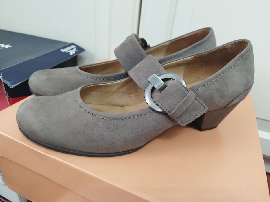 Обувки на нисък ток,от естествена кожа размер 41