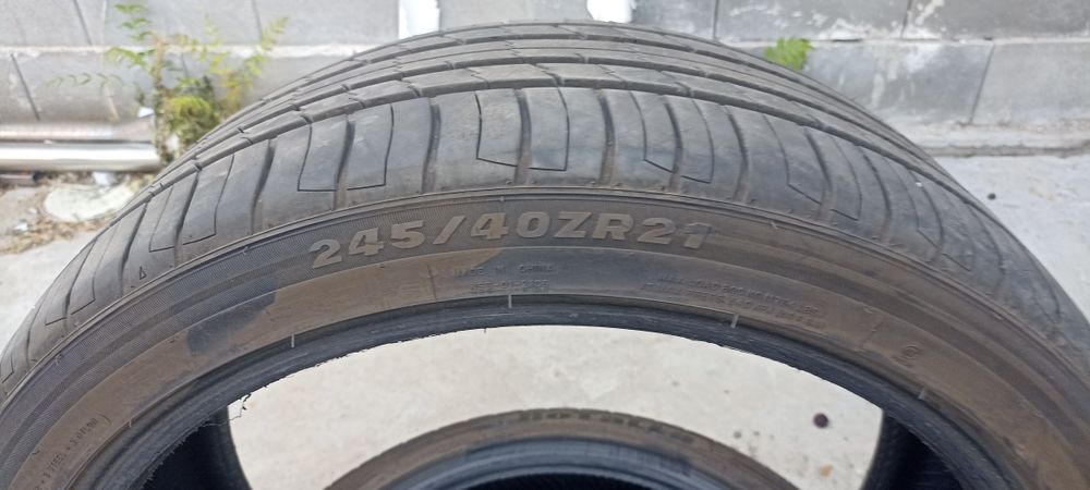 Гуми 2 броя 245/40/21