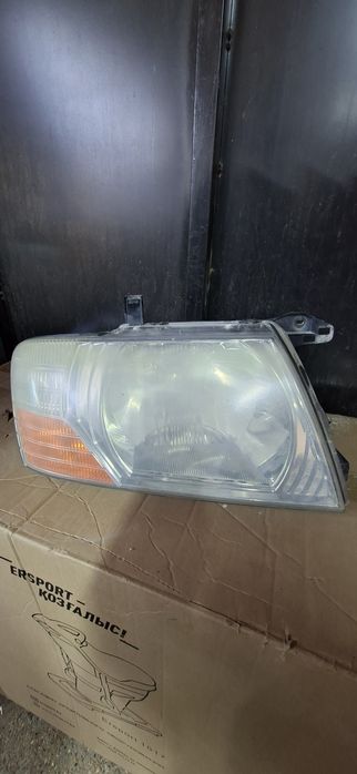 Фара на Мицубиси Паджеро3