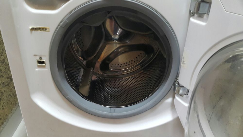 Пералня със сушилня HOTPOINT ARISTON AQALTIS AQGMD 129/B EU - цялата!