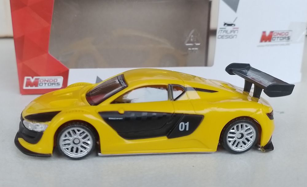 Продавам Renault RS01, мащаб 1/43