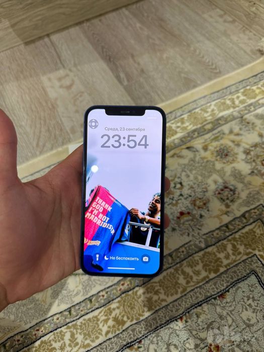 Iphone 12.