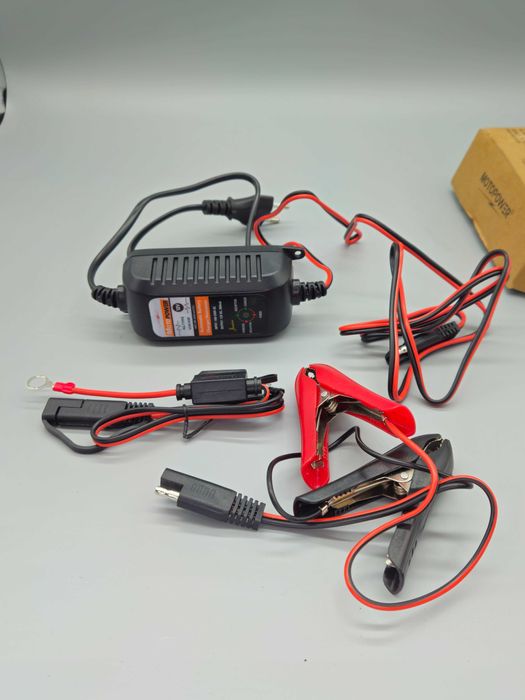 Aвтоматично зарядно и поддържащо устройство за 12V акумулатори 800mA