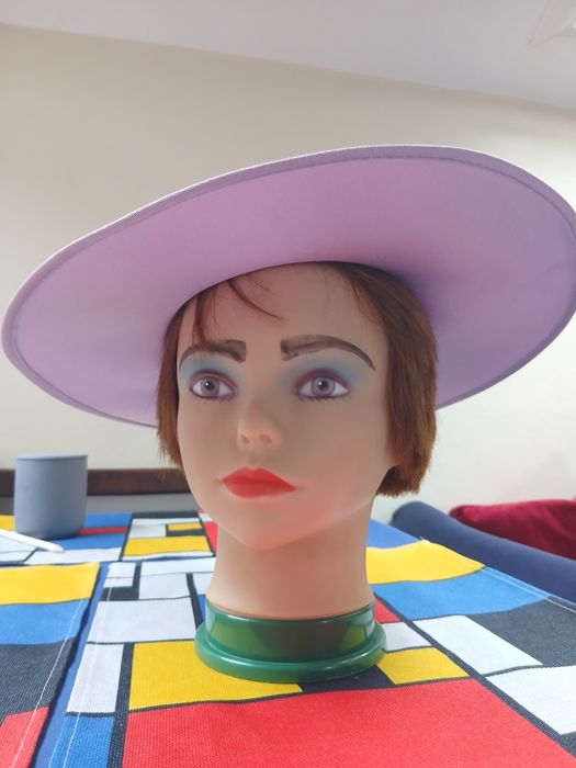 Pălărie elegantă lila mov deschis