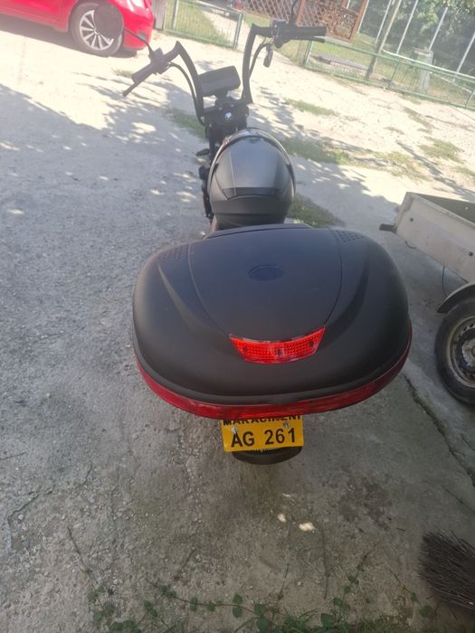 Vand scuter electric. Variante