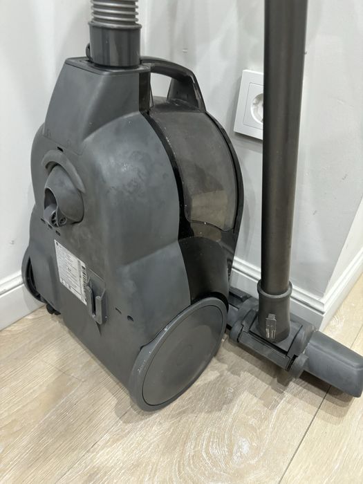 Пылесос LG 1600W