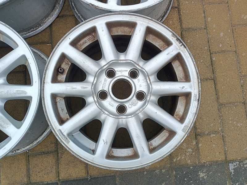Продам оригинальные легкосплавные диски на Audi