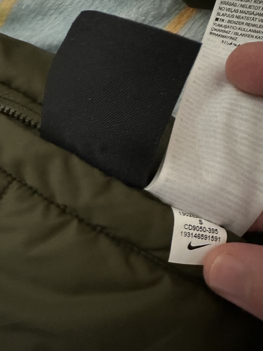 Geaca nike cu două fețe