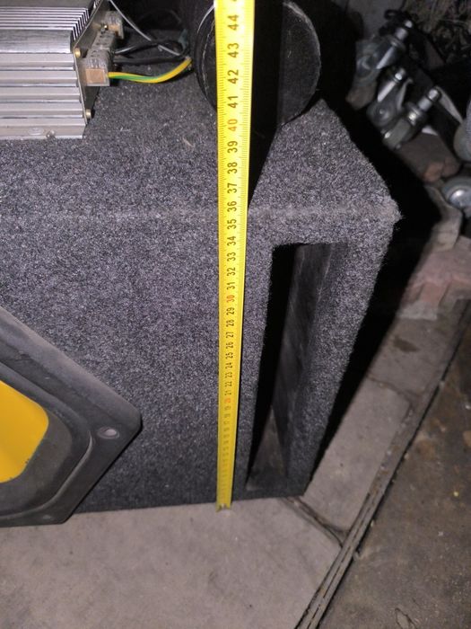 Продам сабвуфер для автомобиля