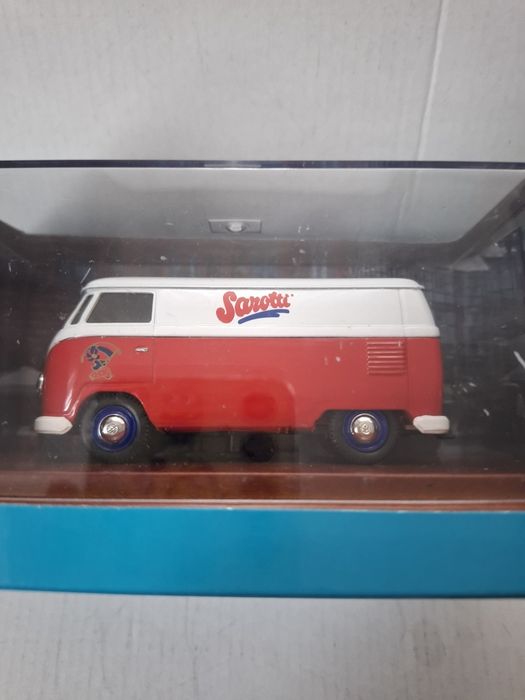 Колекционерски модел VW Transporter T1b (1957) "Sarotti" - 1:43 Atlas