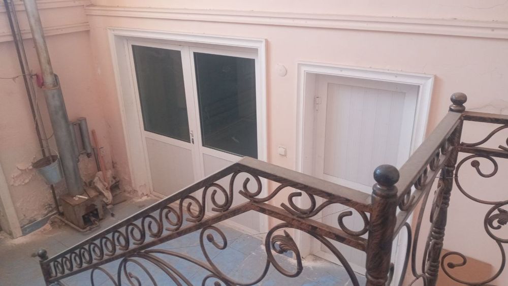 Кафе хар кандай бизнес килишга кулай иморат сотилади