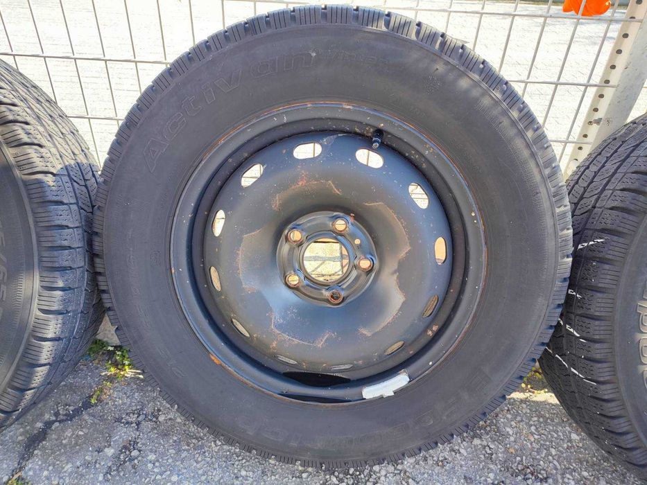 306 - 4бр. Стоманени джанти 16" 5x114,3 с гуми 215/65/16 Renault