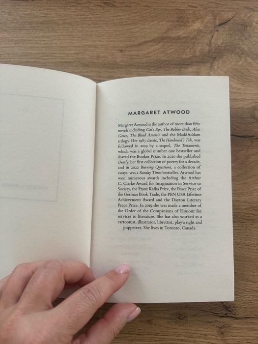 The Handmaid’s Tale – Margaret Atwood, noua