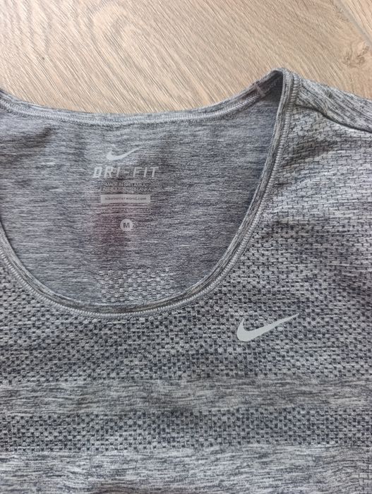 Nike дамска тениска, М