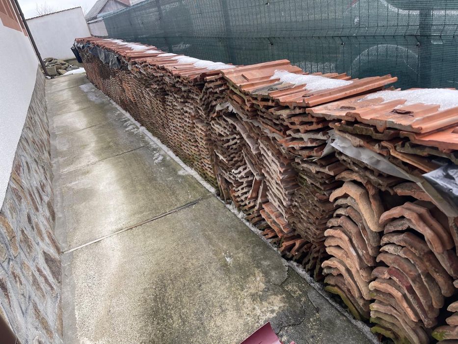 Tiglă - 2000 buc + coame - 100 buc