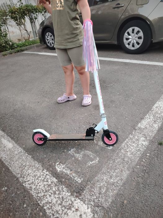 Vand trotineta pentru copii 4-6ani