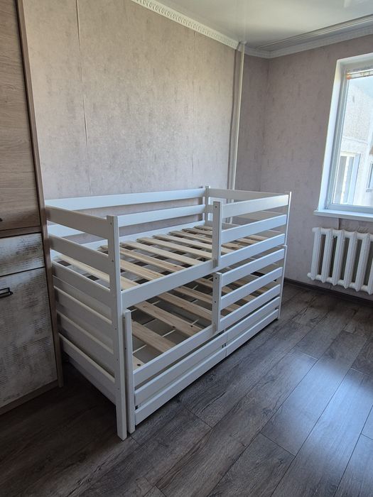 Двухъярусная кровать