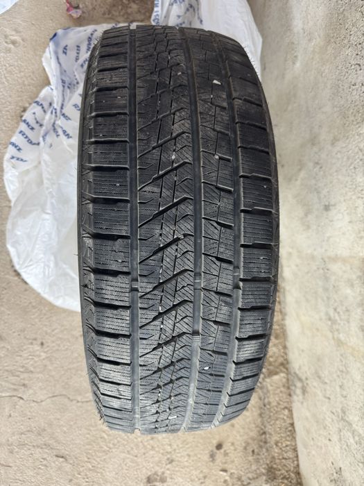 Зимний покрышкалар сатылады, размер 215/55/R17, комплект.