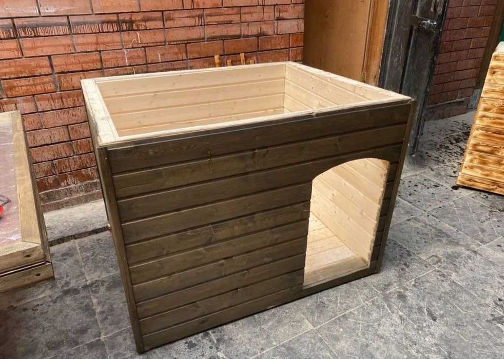 Будки для собак.