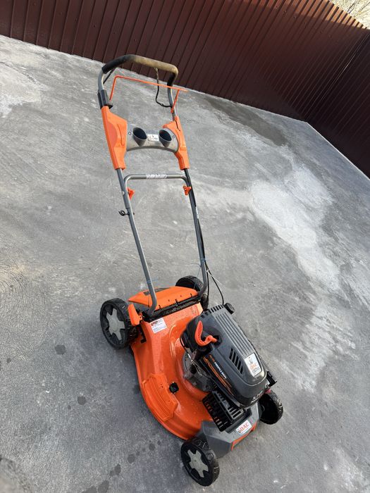 Masina de tuns gazon