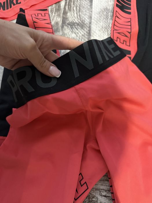 Нов комплект Nike pro  XS
