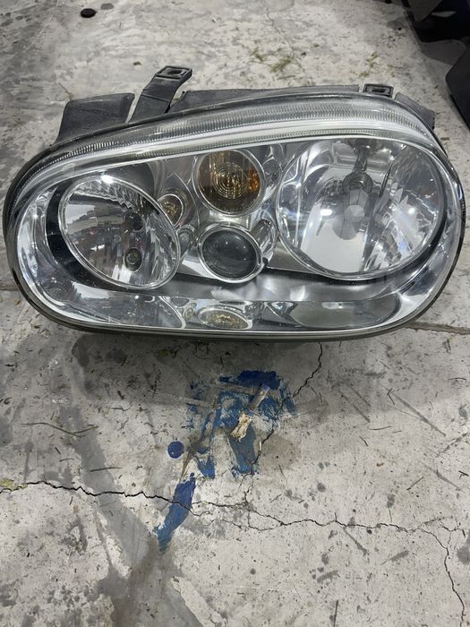 Фар за VW Golf4  1998-2003г