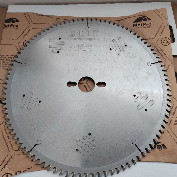 Циркулярен диск 300мм за гланцирани мебелни плоскости